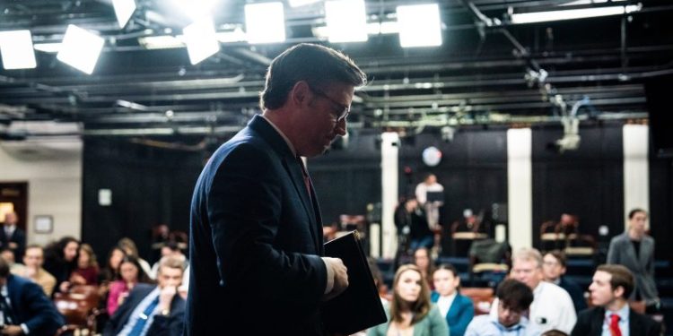 Unveiling the Staggering Struggles of the House GOP: Why They Keep Losing Votes